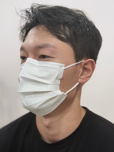 男性の眉 · 自然眉 施術前