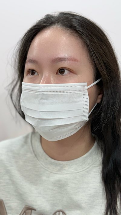 女性の眉 · 自然眉 施術前